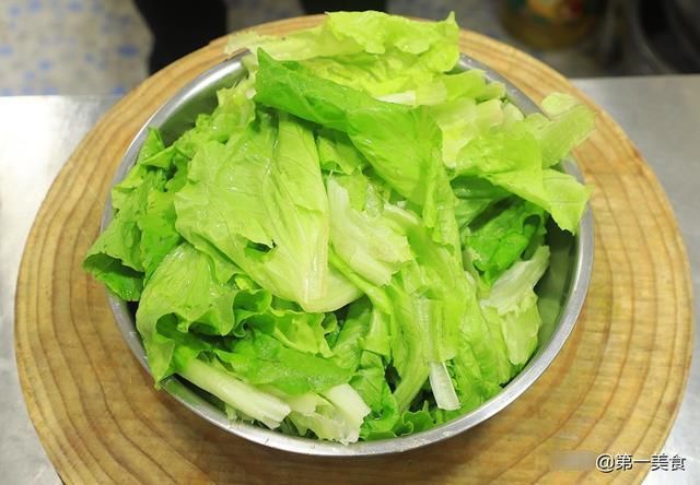 白灼生菜|饭店的白灼生菜清脆入味不发黑,到底是怎么做的,厨师长教你技巧