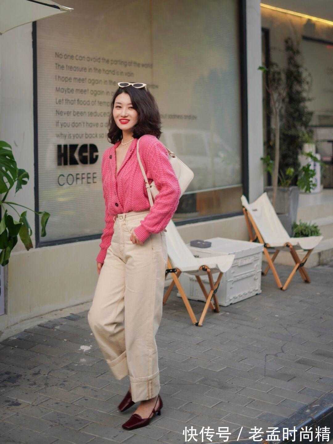 穿搭|30+女人怎么穿?“针织衫+牛仔裤”才是今秋标配,优雅时髦显气质