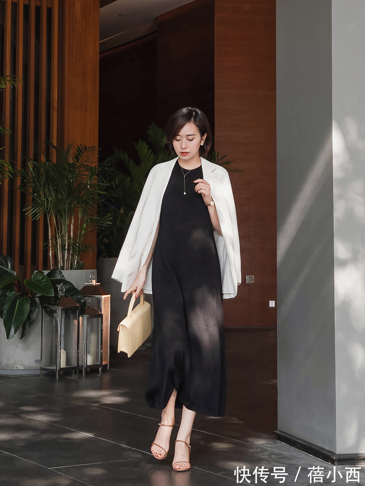 西装|真正有品味的女人,入秋第1套搭配首选“外套+裙子”,时髦又高级