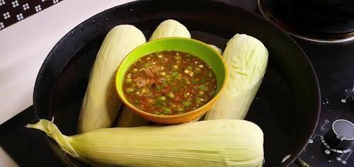 水煮玉米最好别只用清水,多加“这2样”东西,玉米香甜又软糯