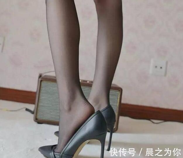 性感 性感迷人的尖头高跟鞋,凸显出女人时尚品味,好看有气质!