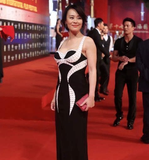 女儿|二十年前,母亲惊艳了中国影坛,二十年后,女儿被评为“全球最美”