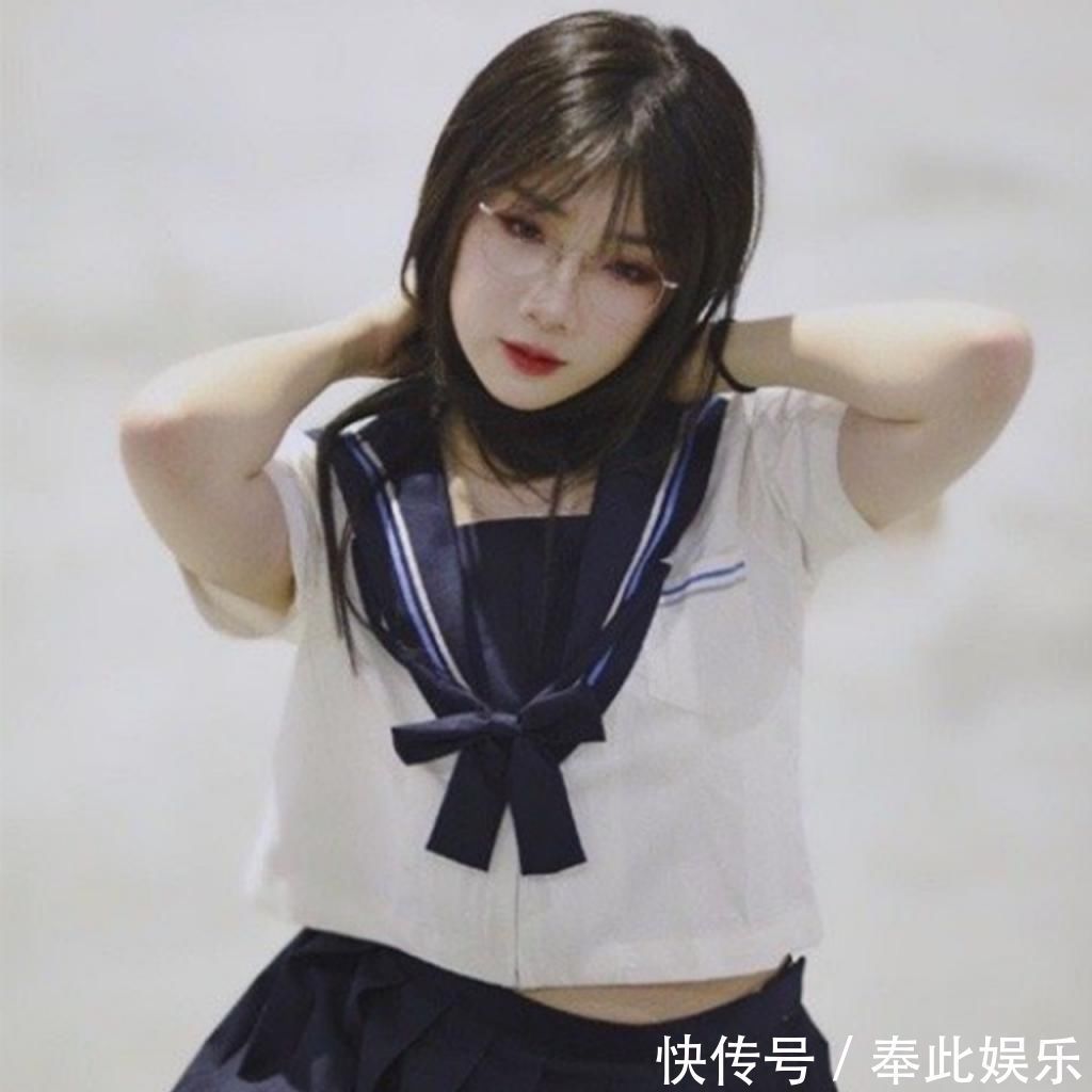 照片|漫展事件发酵4天,一张JK小姐姐“笑颜”照片不胫而走,看清模样后,爱了