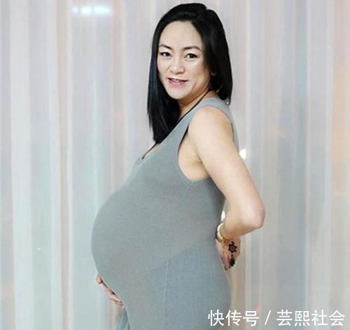 孕期|“儿媳生娃我也想生”，47岁高龄产妇已当奶奶，却执意生下双胞胎