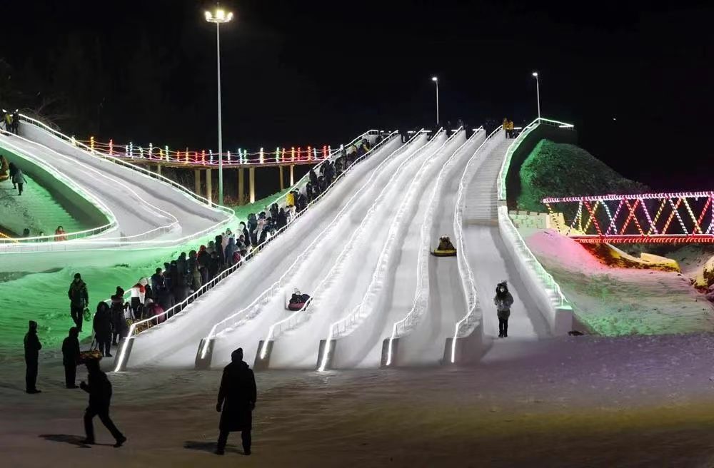  筑梦冰雪相约冬奥 百万学子燃情冰雪