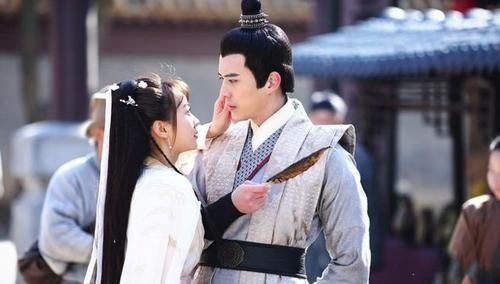 父亲|“南宋先锋女性”李清照自由恋爱、喝烈酒、滥赌、手撕渣男