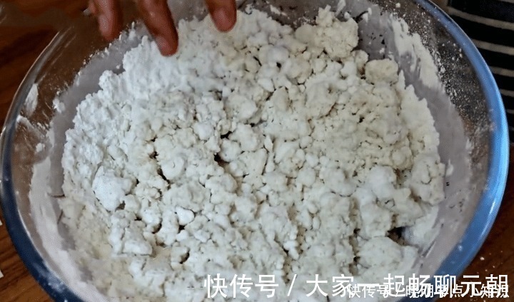 搅拌均匀|入秋后,教你在家做桂花糕,简单3步做好,香甜松软,家人都爱吃