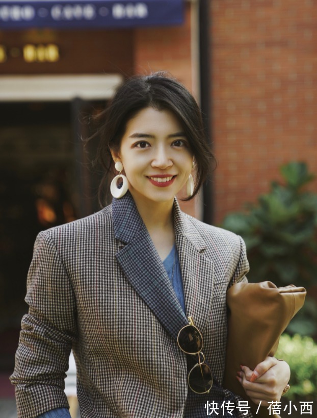 搭配|真正会穿有品味的女人,入秋第1件外套首选“西装”,洋气又高级