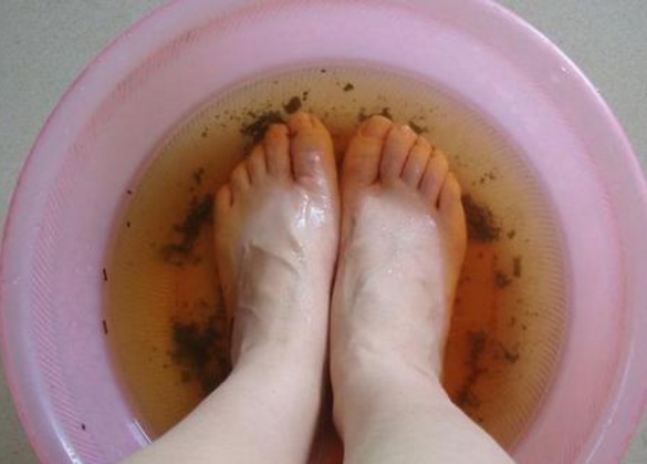湿气|泡脚时在水里撒一把,轻松“逼出”体内湿气,促进血液循环