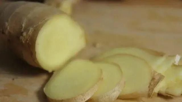 肝硬化|肝脏开始变硬,身体一般会有4种症状,若没有,恭喜肝还算不错