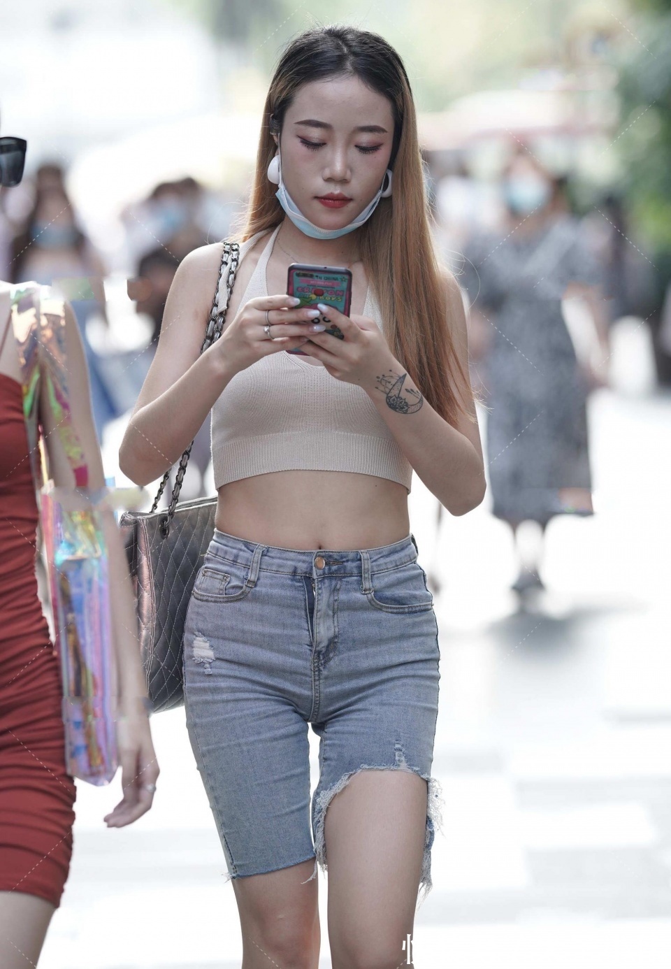 妈妈|美女街拍:优雅精致的30岁女人,妈妈看了好喜欢,爸爸也愿意让我带她回家