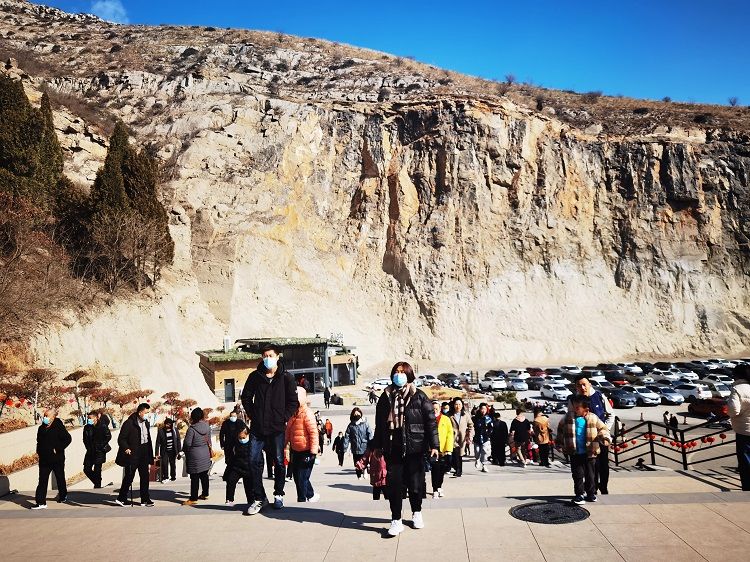 中年|新春佳节，在鲁商红叶柿岩旅游区共度幸福安康年