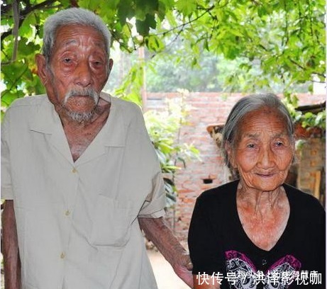 我国最长寿夫妻!两人年龄和超220岁,对外揭开自己的长寿秘诀