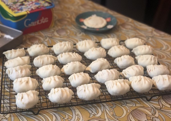 不想吃速冻饺子几分钟教你学会，爽滑劲道的手工饺子