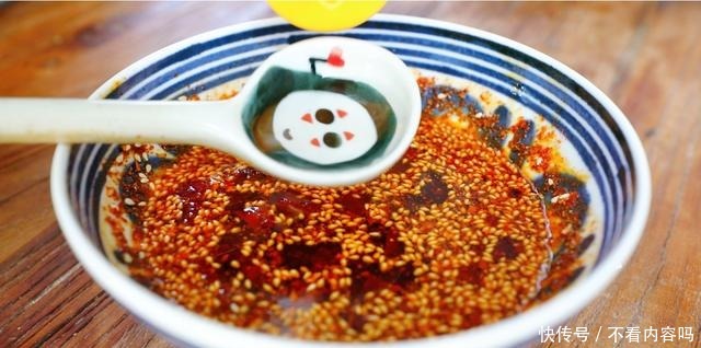 我家就爱这菜吃包菜,一次腌2瓶,吃饭来点特下饭,简单好吃