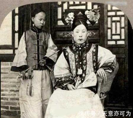 合影|真实的晚清三品大员全家合影,正妻很美,图5是晚清最美的格格!