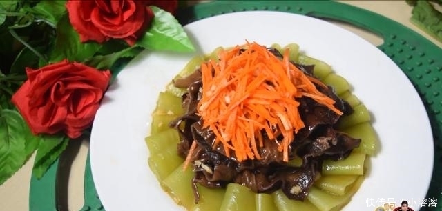 简单|莴笋拌木耳最好吃的做法,配方简单又美味,看看你喜欢吃不?