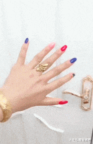 女同桌|“既然老干妈没有与腾讯合作,那么我手里这瓶老干妈是谁生产的?”哈哈哈哈qq飞妈