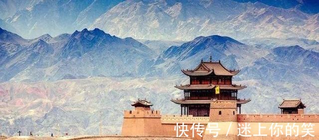 汉时关&他是诗家天子,写下一首气势雄浑的边塞诗,被誉为“七绝第一”!