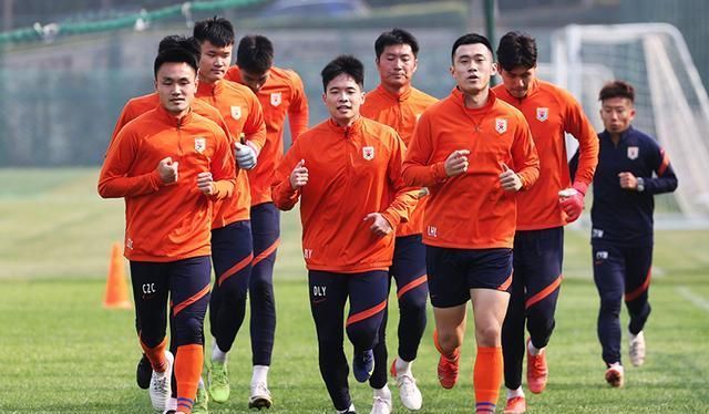 泰山队|山东足球霸气!济南兴洲夺中冠冠军 海牛夺中乙冠军 泰山倍感压力