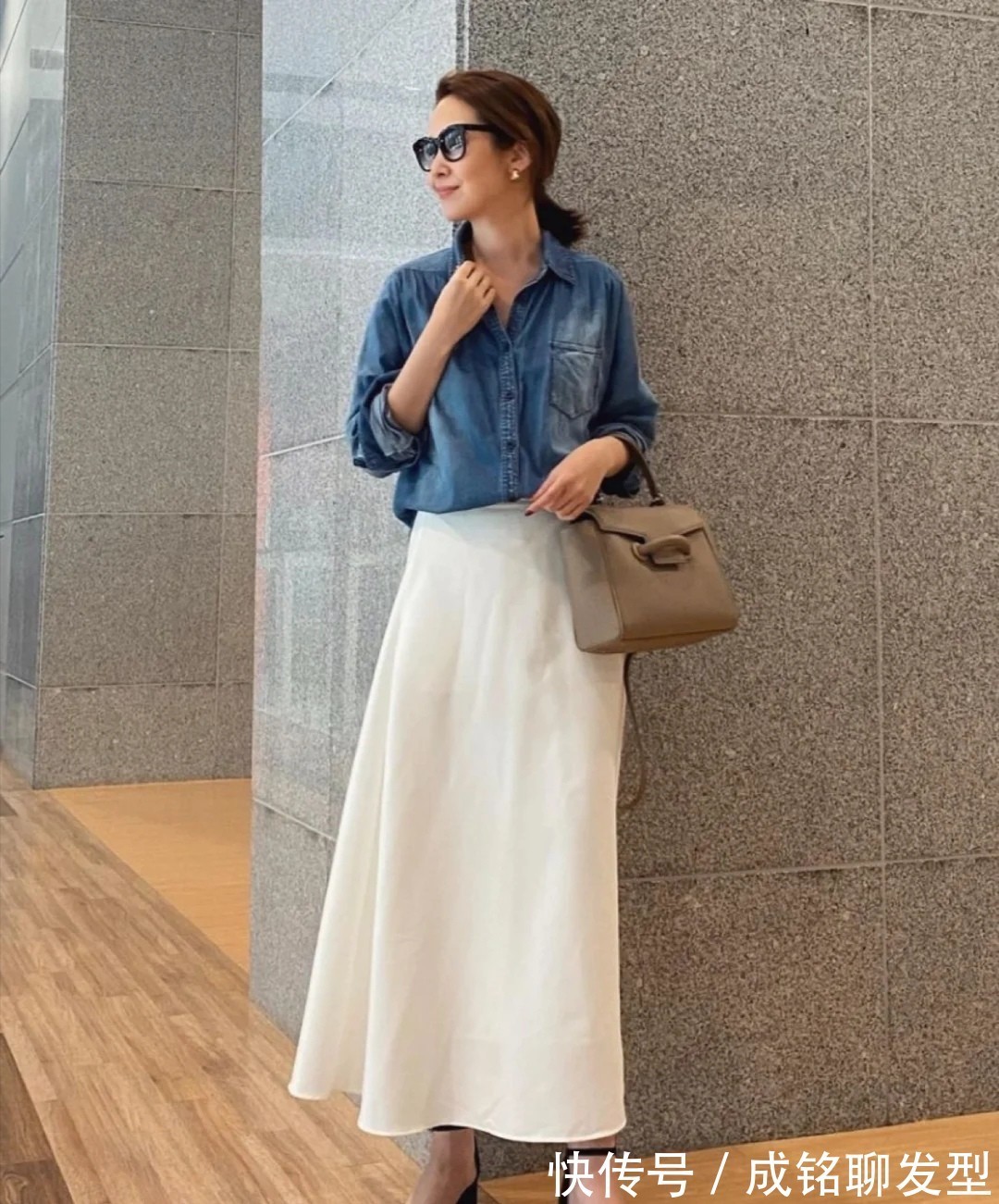 女人|女人穿搭是否高级与年龄无关,只要搭配得当,怎么穿都时尚减龄