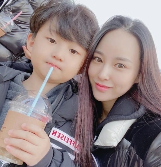 强壮|辣妈健身房撸铁多年肌肉强壮,自律的人实在是太强悍了!