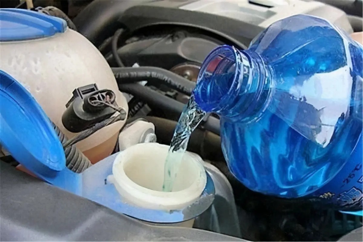 车辆保养，别忘了更换这六种油液，换晚了会损坏车辆