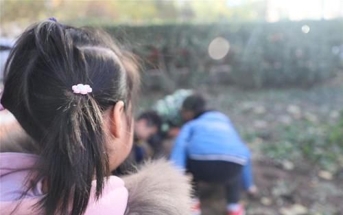 爸妈|“爸妈分开，你会跟谁？”将这种选择抛给孩子的，都不配做父母