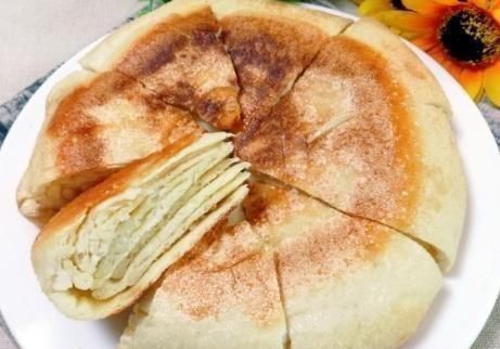 正确做法|烙饼时,开水烫面还是加鸡蛋?早餐摊主:都不对,教你正确做法