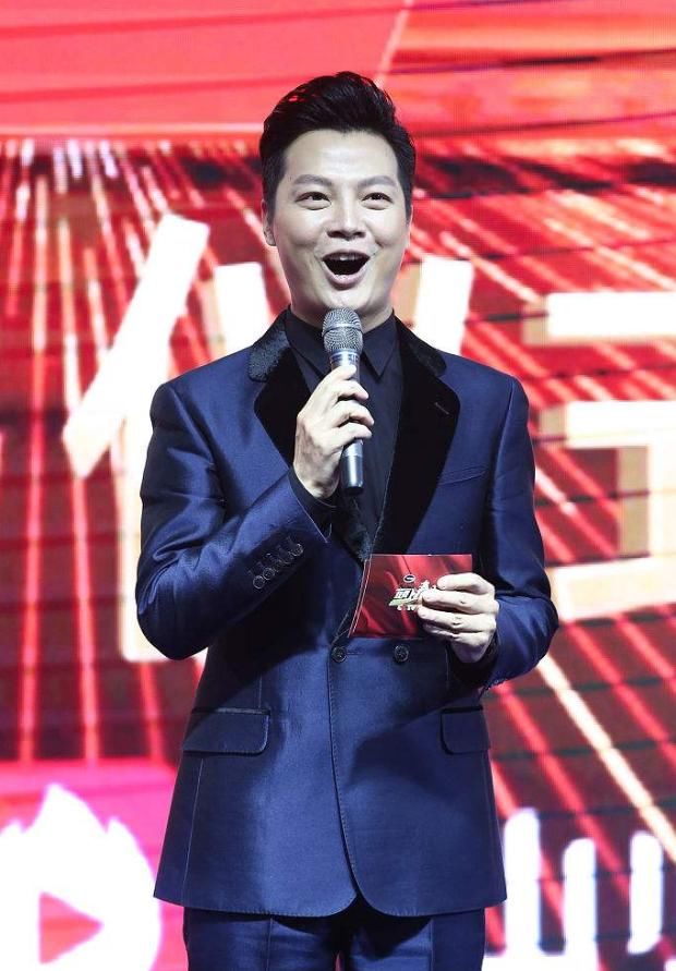 历届央视春晚主持高光时刻：倪萍业务能力过硬，撒贝宁临场反应强