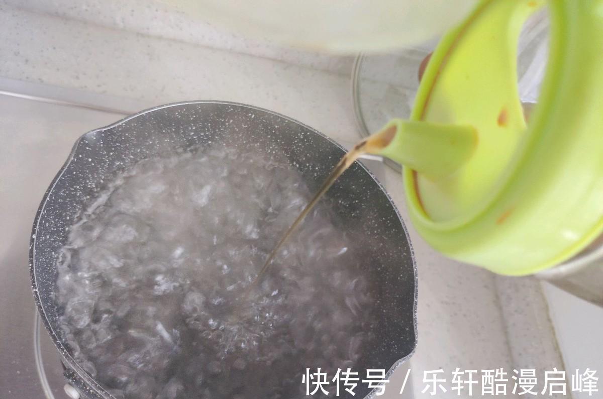 滋补|做排骨汤时放点“它”,解暑又滋补,隔三差五吃,轻松过夏
