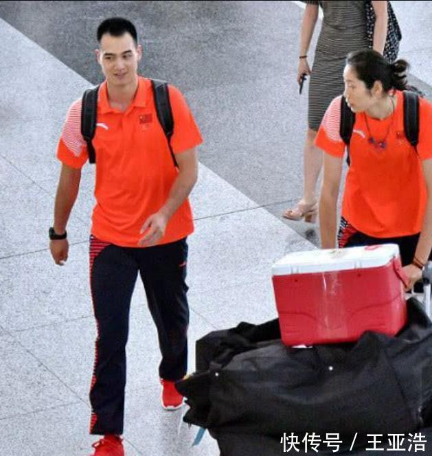 男排|最新消息!大帅哥、张常宁的哥哥张晨当中国女排国家队教练了!