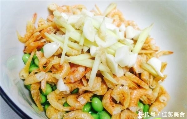 干虾做法,百吃不厌,我隔三差五做一次,鲜香嫩滑,吃完还想吃