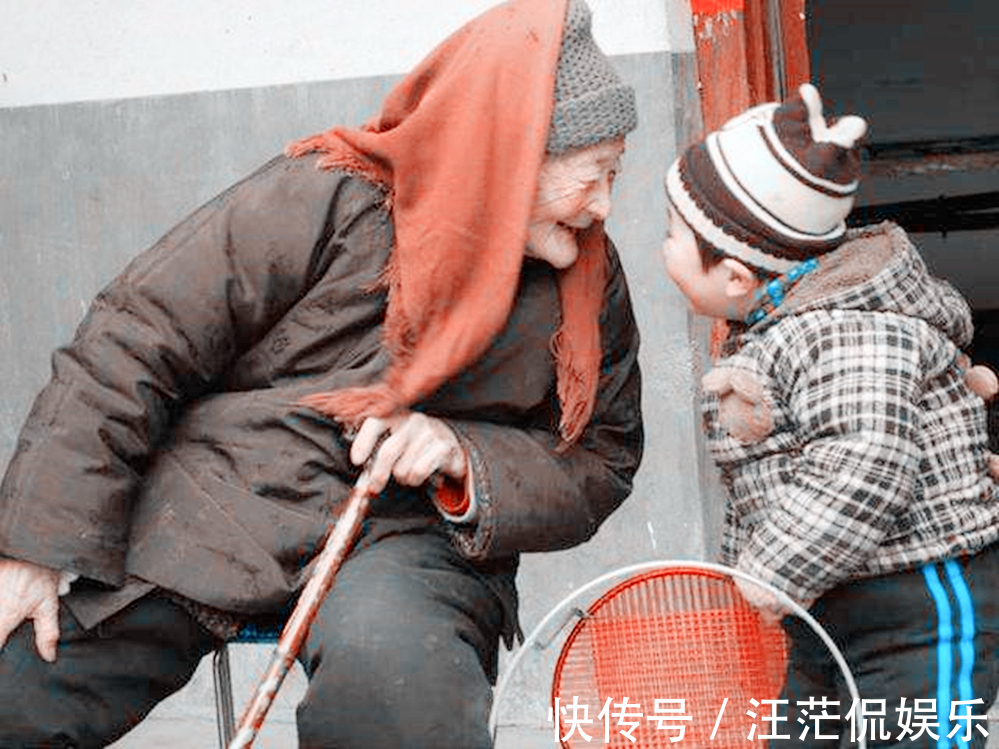 婆婆家|4岁女儿自己带,3岁儿子奶奶带,俩月后爸妈笑喷儿子呢