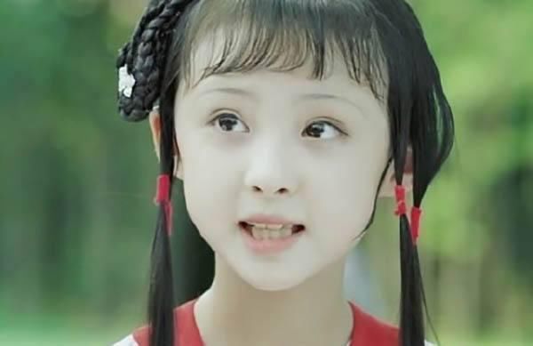 宫花!红楼梦:林黛玉见到2朵宫花后为何会生气?她玩的九连环里有答案