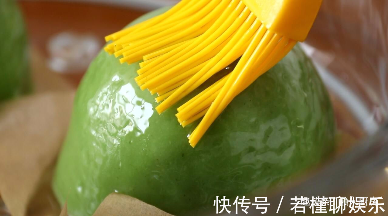 青团别去外面买了，教你详细做法，糯糯的外皮，软糯不粘牙