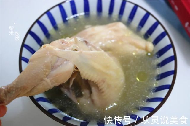 汤浓|炖鸡汤,别放那么多香料,加这3样就够了,鸡汤鲜美又香醇