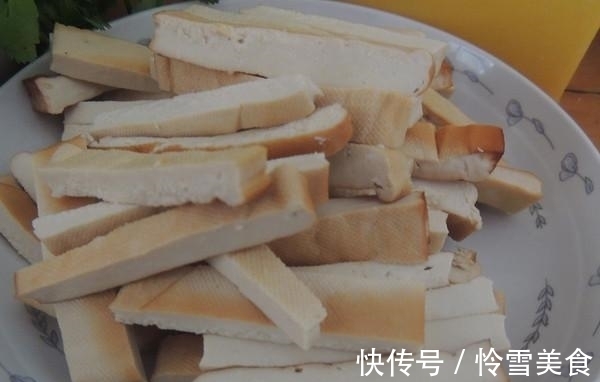 香干要怎么做才能柔软又入味？原来放水有讲究，出锅之后比肉好吃