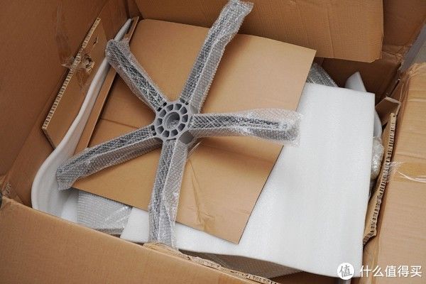 坐垫|品质生活 篇六十六：从网易严选人体工学椅3.0 VS 2.0，看人体工学椅怎么选？