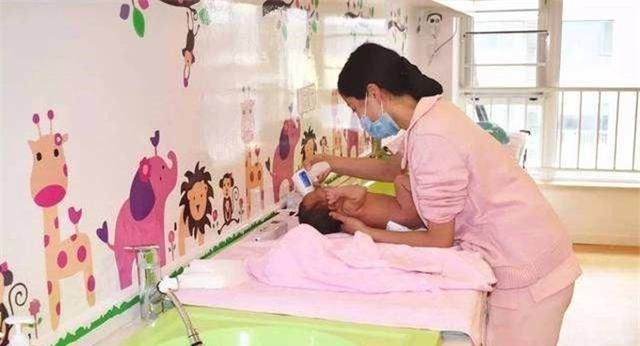 保姆|3岁孩子抗拒洗澡,医院检查表示没毛病,宝妈查看监控才了解真相