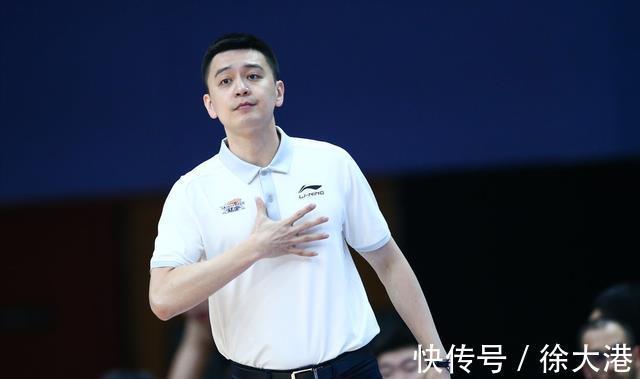 辽宁男篮|杨鸣一语惊醒梦中人!辽宁男篮争冠最大隐患出现,记住这是在CBA