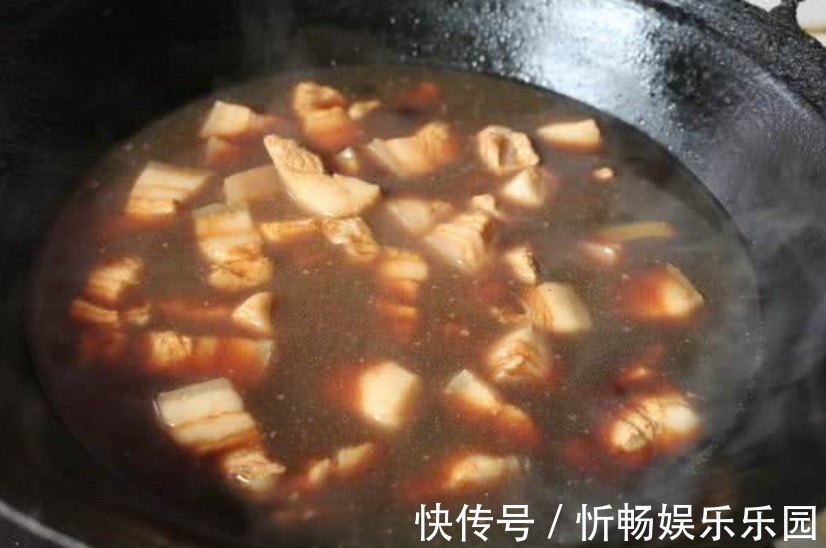 做红烧肉，多数人错在第一步！教你大厨做法，入口即化，还不油腻