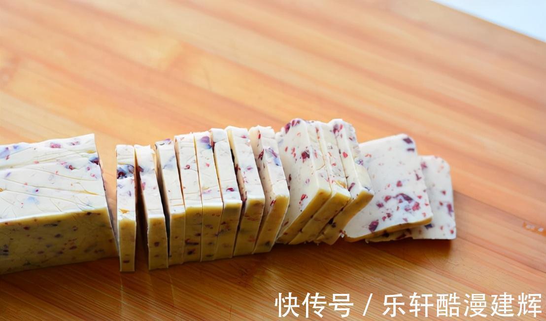 黄油|孩子都喜欢吃的蔓越莓饼干，酸酸甜甜，香酥可口