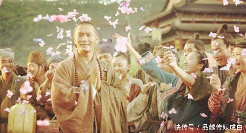 半信半疑|高僧一念咒语就能让人昏死,此人半信半疑说:我来!结果高僧死了