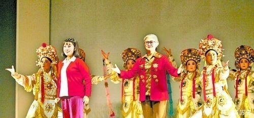 谭鑫培 常香玉在唱《秦香莲》,一个伤兵火了,上台把“陈世美”一顿胖揍