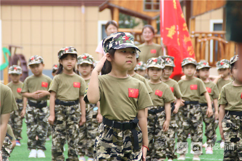 幼儿们|莱州塔埠双育幼儿园举行“迷彩萌娃 童心向军”结营仪式