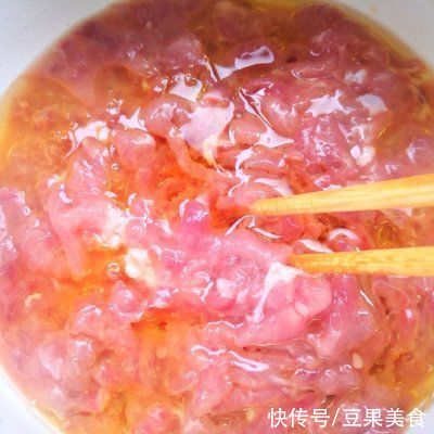 好吃|这是#蛋趣体验#青椒肉丝最正宗的做法，好吃到爆