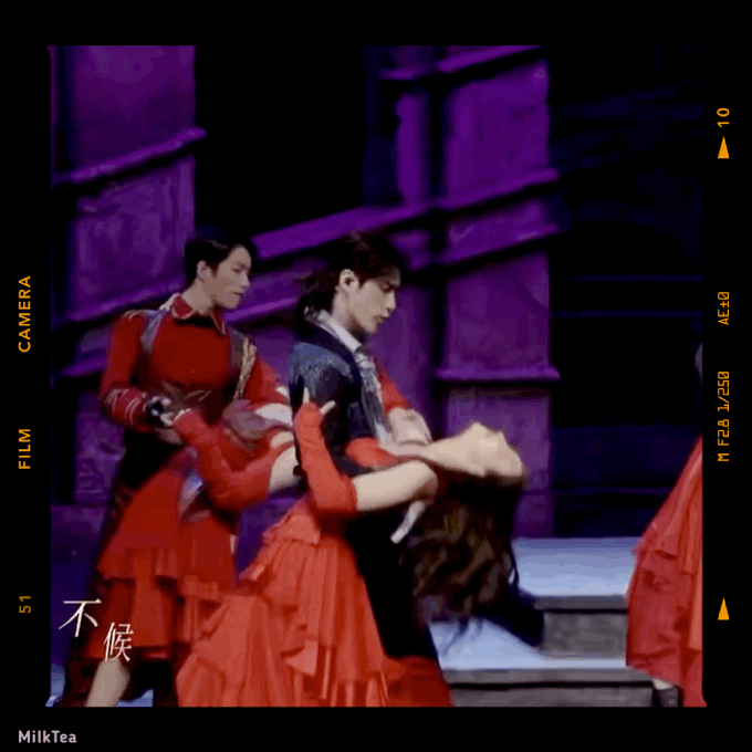 古典$他就像一幅古典的油画一样,真好看!