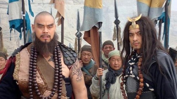 偷袭!水浒传武松被包道乙偷袭,为何自断手臂求生!