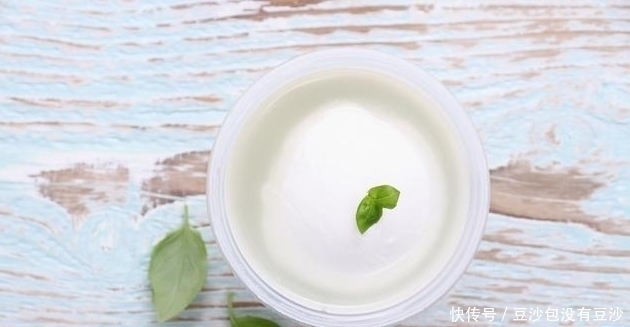 泡脚|用盐水泡脚，可辅助治疗脚气病？医生的答案，却让人意外